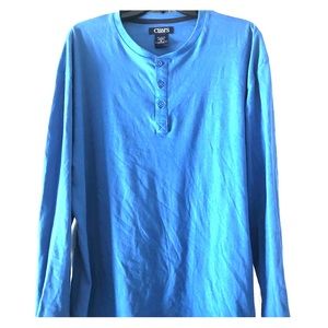 Men’s long sleeve shirt.